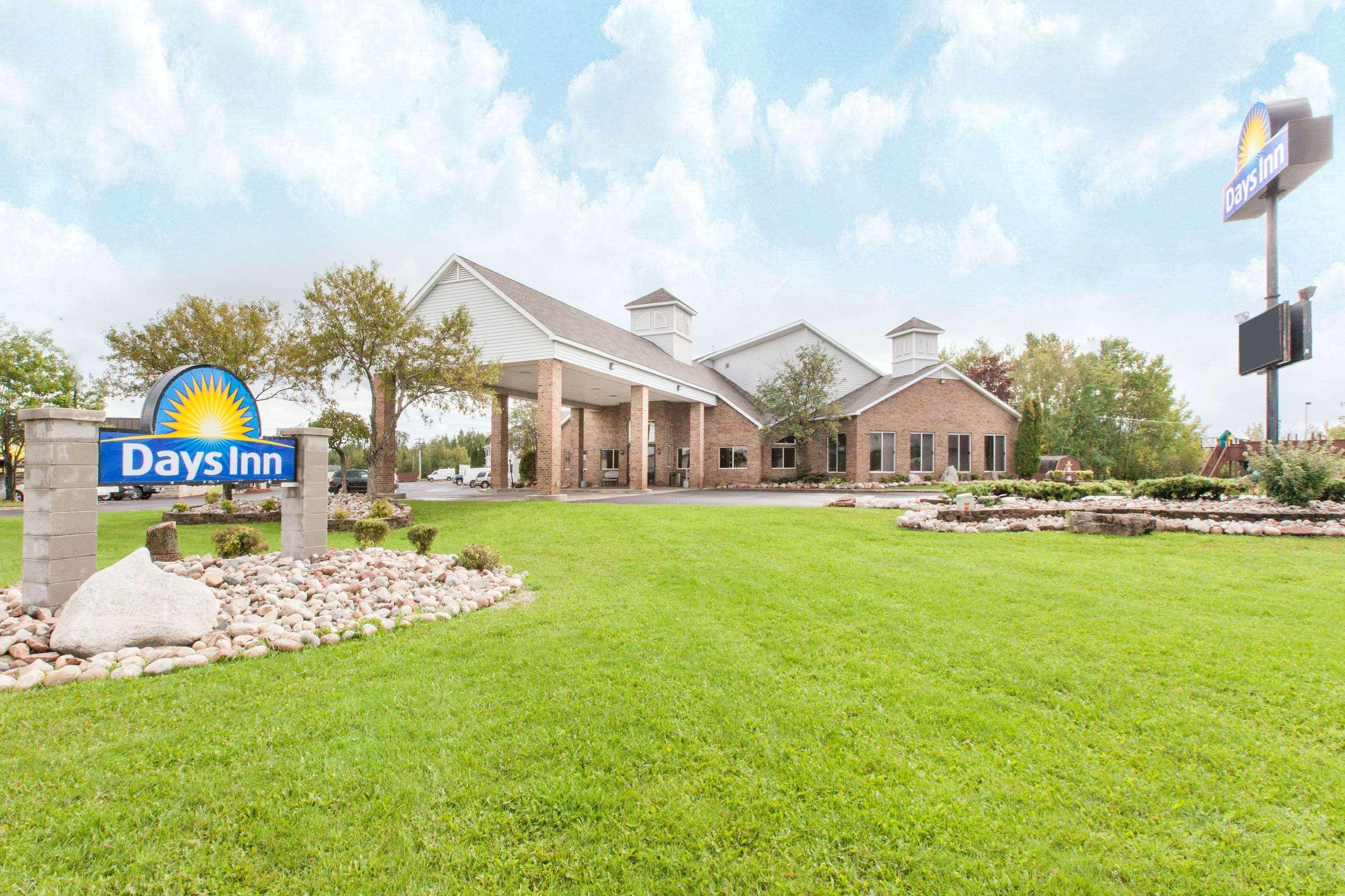 Days Inn By Wyndham Sault Ste Marie Mi Exterior photo